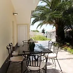 Lu Apartman *